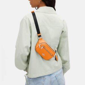 🍊NWT Coach Pebbled Leather Bright Mandarin Bum Bag